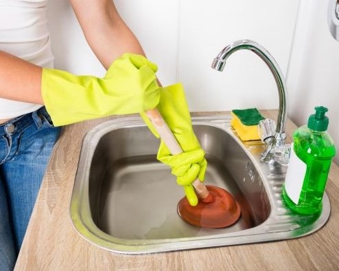 Устраняем засор раковины в квартире